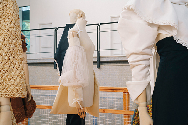 Fashion Inside and Out : high fashion and designers - Homo Faber